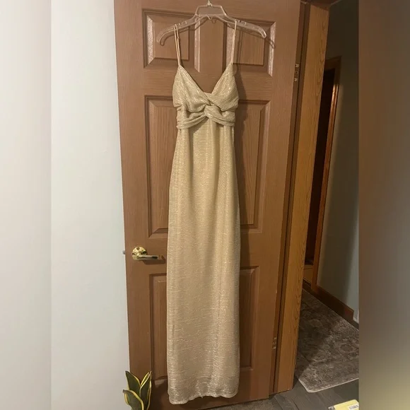 NEW WITH TAGS Lucy In The Sky Twist Shimmer Wrap Dress in Gold - Picture 7 of 7